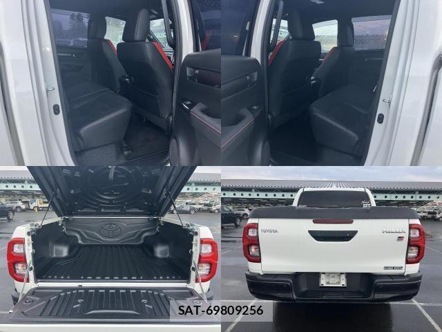 Toyota HILUX 2023-08 8055849-6