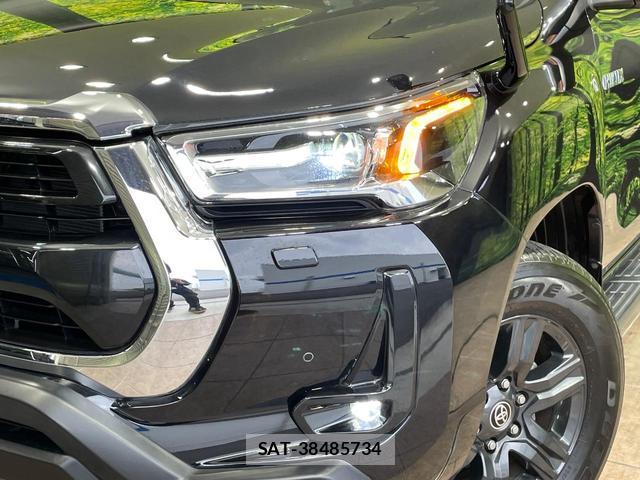 Toyota HILUX 2022-02 8056011-10