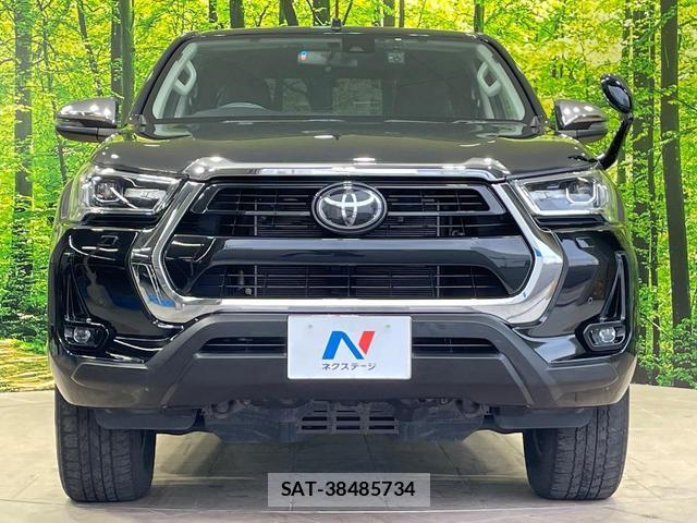 Toyota HILUX 2022-02 8056011-12
