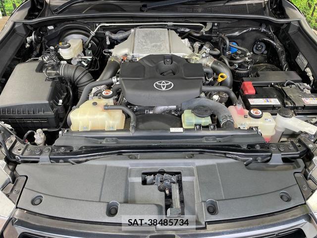 Toyota HILUX 2022-02 8056011-16