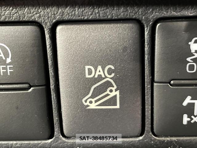 Toyota HILUX 2022-02 8056011-5