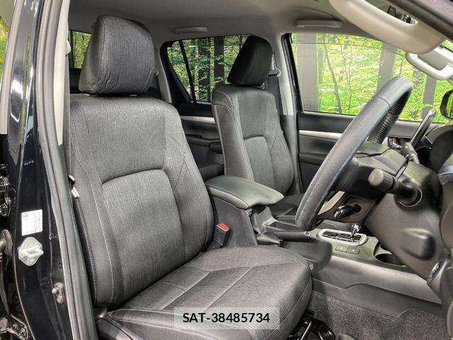 Toyota HILUX 2022-02 8056011-7