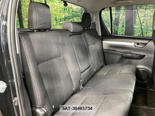 Toyota HILUX 2022-02 8056011-8