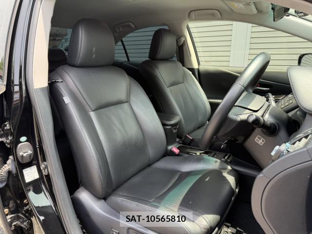 Lexus HS 2013-06 8053243-12