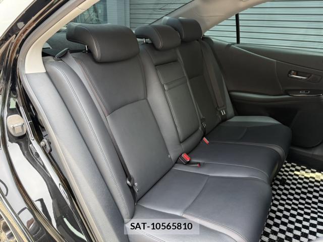 Lexus HS 2013-06 8053243-13