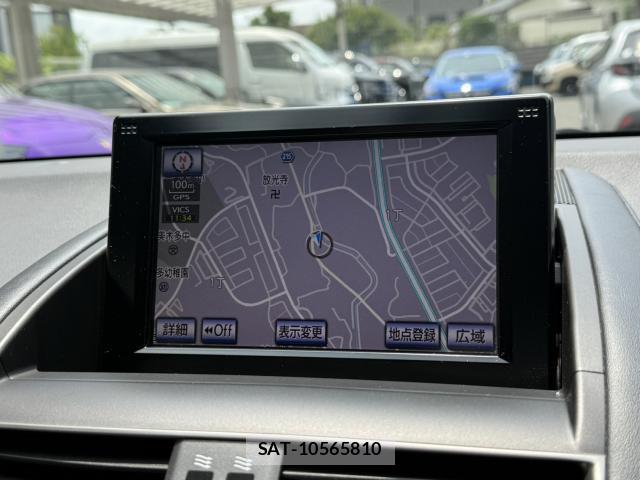 Lexus HS 2013-06 8053243-3