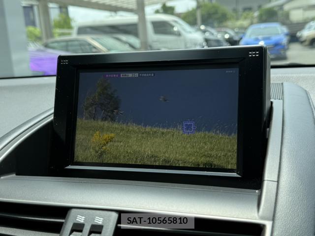Lexus HS 2013-06 8053243-5