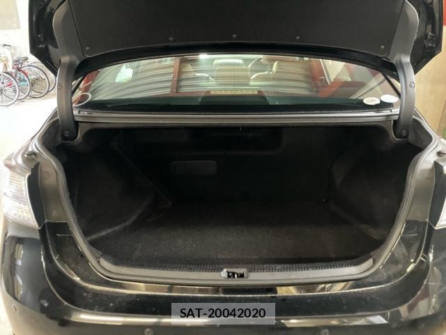 Lexus HS 2009-12 8053484-16