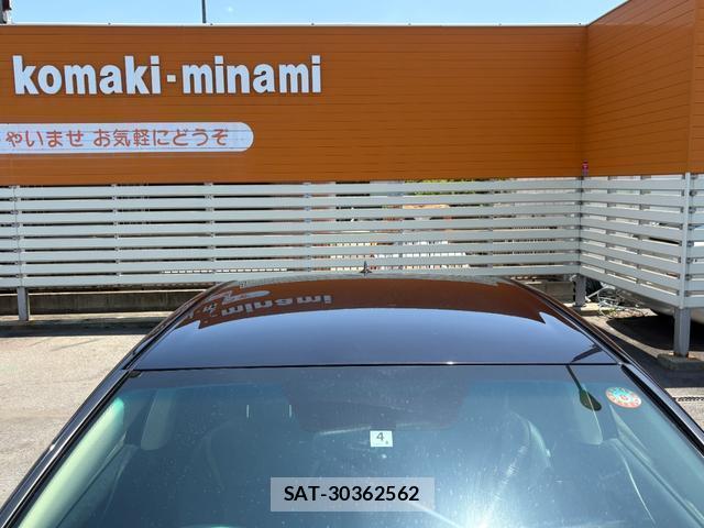 Lexus HS 2012-04 8054244-12