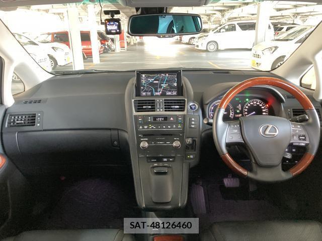 Lexus HS 2016-06 8055749-10