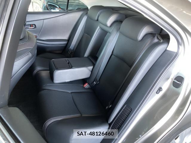 Lexus HS 2016-06 8055749-18