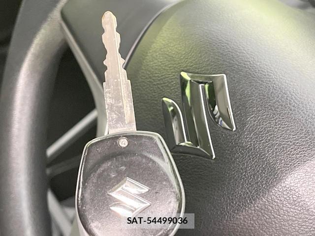 Suzuki IGNIS 2016-10 8054039-6