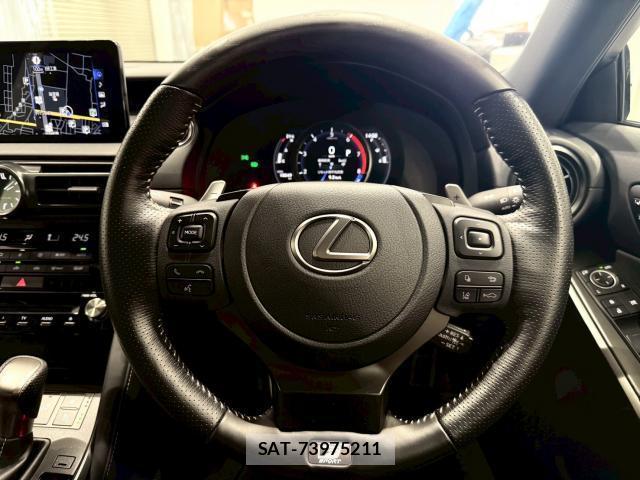 Lexus IS 2023-09 8054377-2