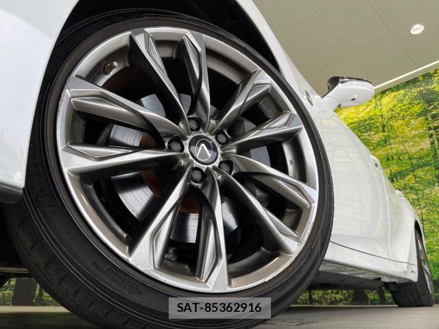 Lexus IS 2020-12 8054529-12