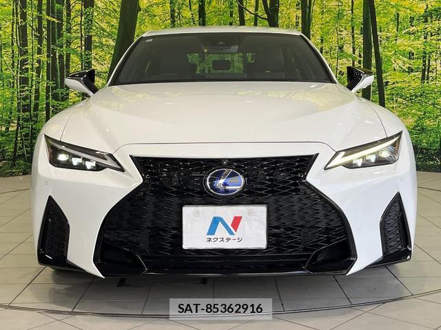 Lexus IS 2020-12 8054529-13