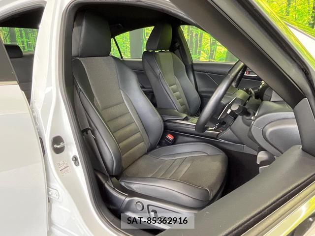 Lexus IS 2020-12 8054529-7