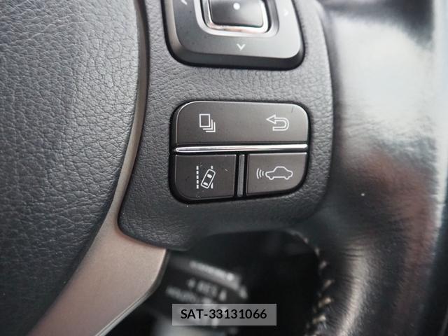 Lexus IS 2017-06 8055189-13