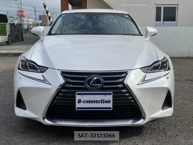 Lexus IS 2017-06 8055189-3