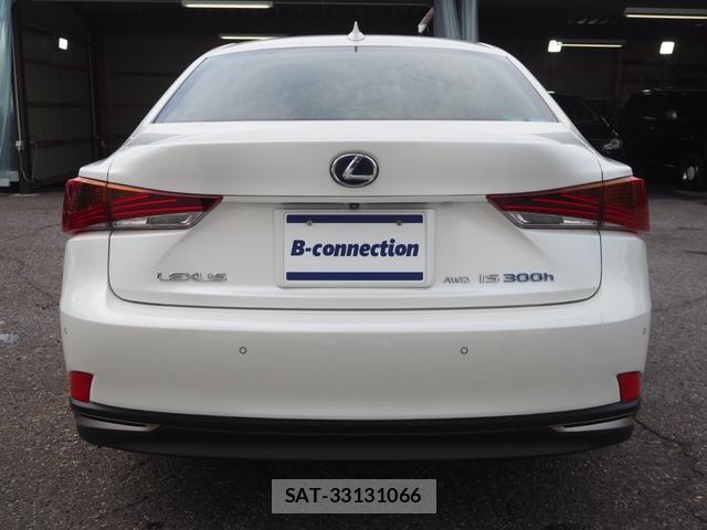 Lexus IS 2017-06 8055189-4