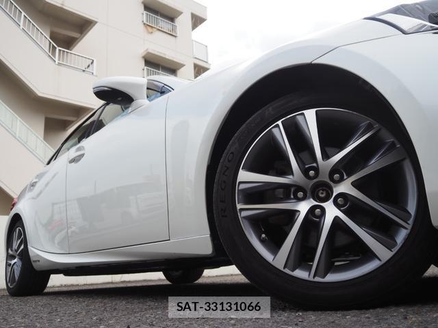 Lexus IS 2017-06 8055189-6