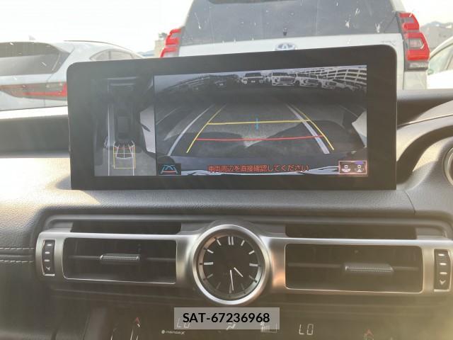 Lexus IS 2021-02 8055214-10