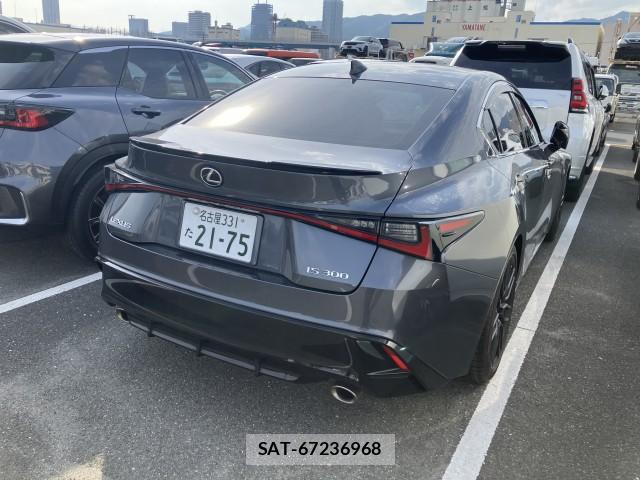 Lexus IS 2021-02 8055214-2