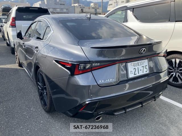 Lexus IS 2021-02 8055214-3