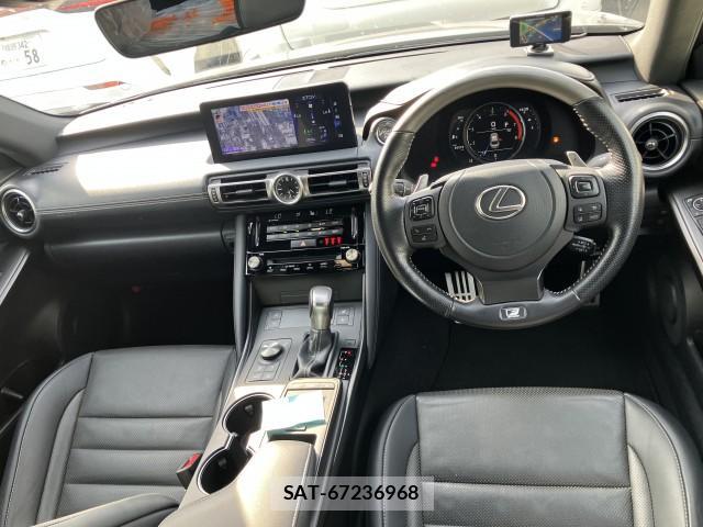 Lexus IS 2021-02 8055214-4