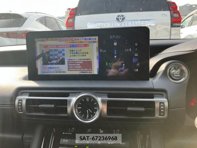 Lexus IS 2021-02 8055214-9