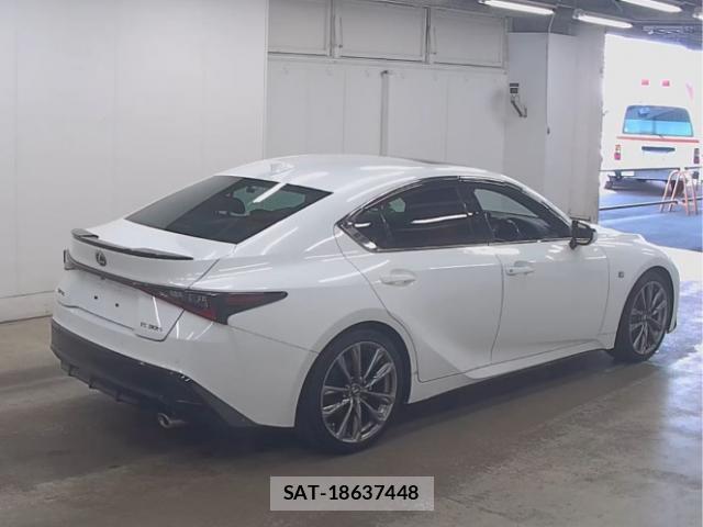 Lexus IS 2021-06 8055638-1