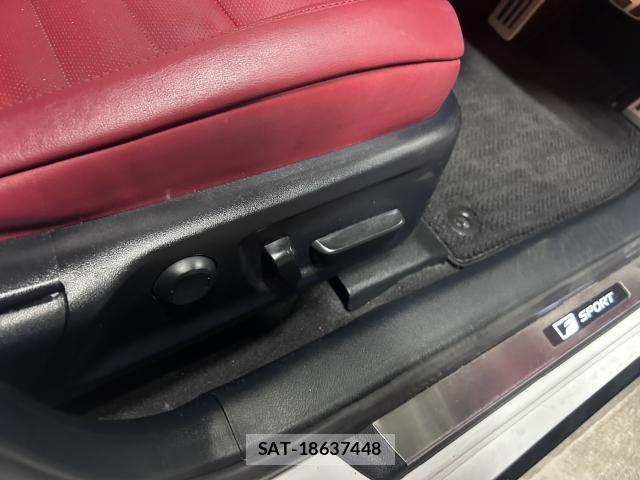 Lexus IS 2021-06 8055638-11