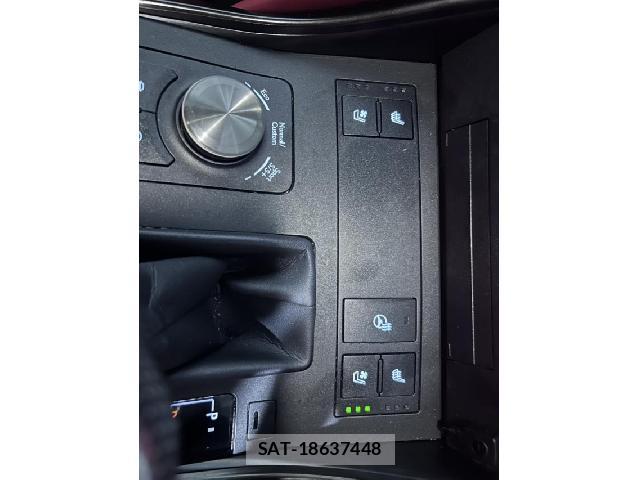 Lexus IS 2021-06 8055638-15