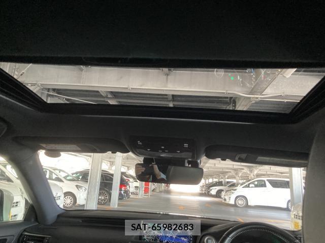 Lexus IS 2017-11 8055751-16