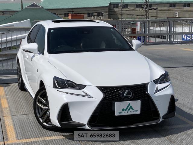 Lexus IS 2017-11 8055751-8