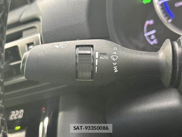Lexus IS 2020-12 8056090-16