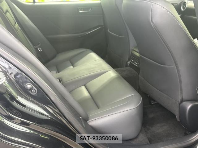 Lexus IS 2020-12 8056090-4