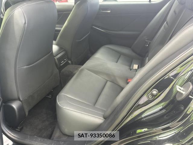 Lexus IS 2020-12 8056090-6