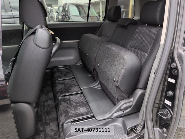 Toyota ISIS 2009-11 8053627-18