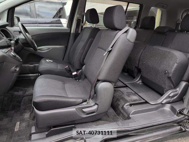 Toyota ISIS 2009-11 8053627-19