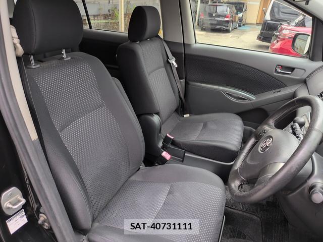 Toyota ISIS 2009-11 8053627-5
