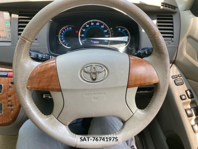 Toyota ISIS 2008-09 8053883-11