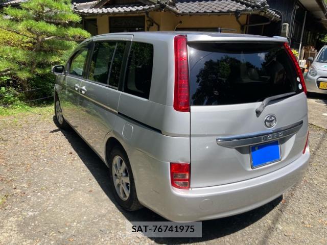Toyota ISIS 2008-09 8053883-12