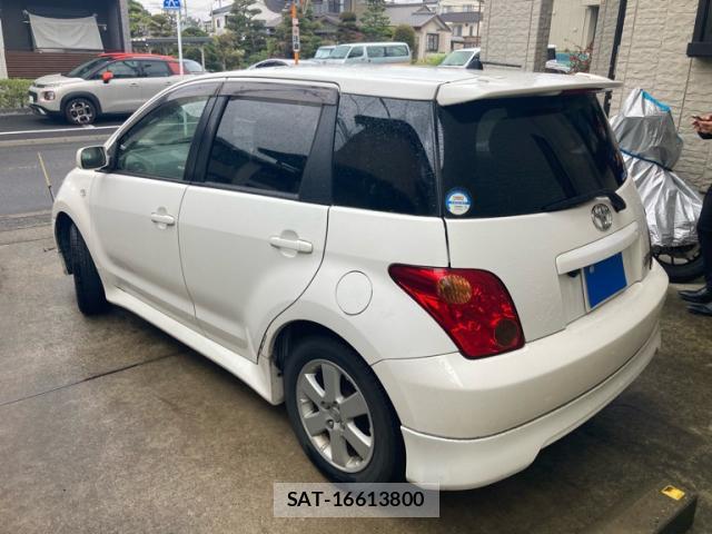 Toyota IST 2003-10 8053902-1