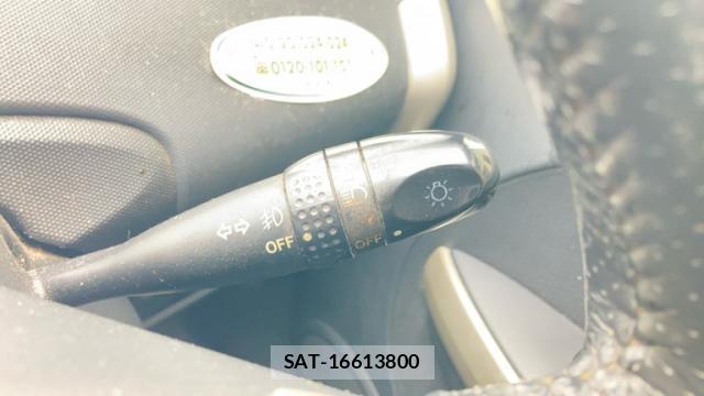 Toyota IST 2003-10 8053902-15