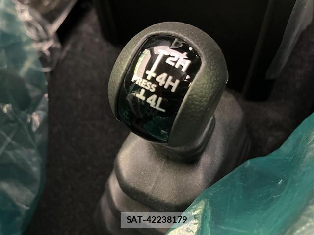Suzuki JIMNY 2026-06 8054223-4