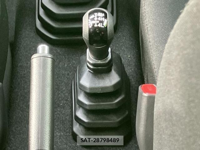 Suzuki JIMNY 2025-07 8056201-15