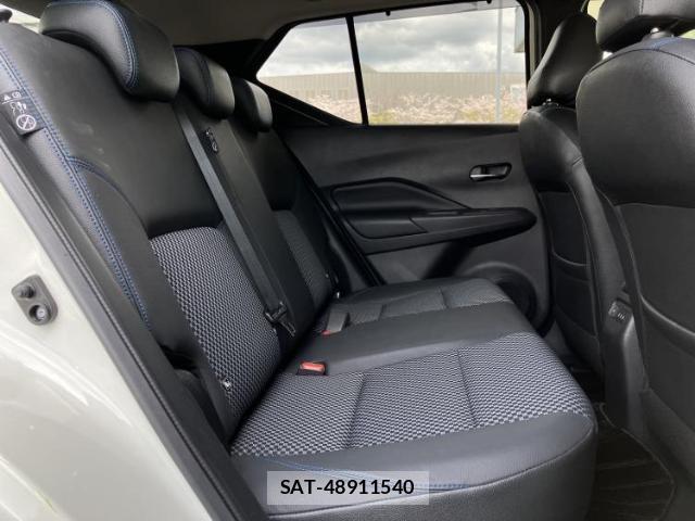 Nissan KIX 2021-09 8054971-4