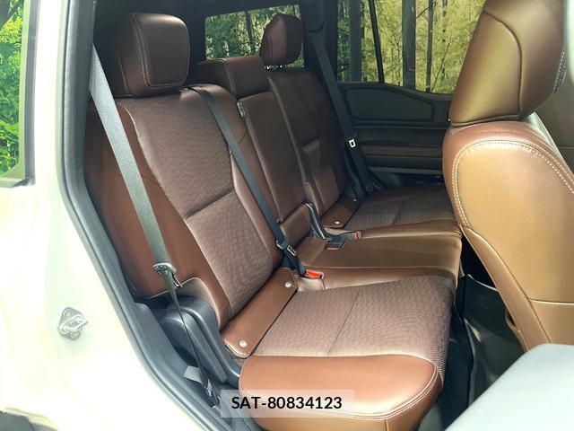 Toyota Land Cruiser 250 2025-03 8053982-8