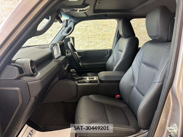 Toyota Land Cruiser 250 2025-08 8055970-10