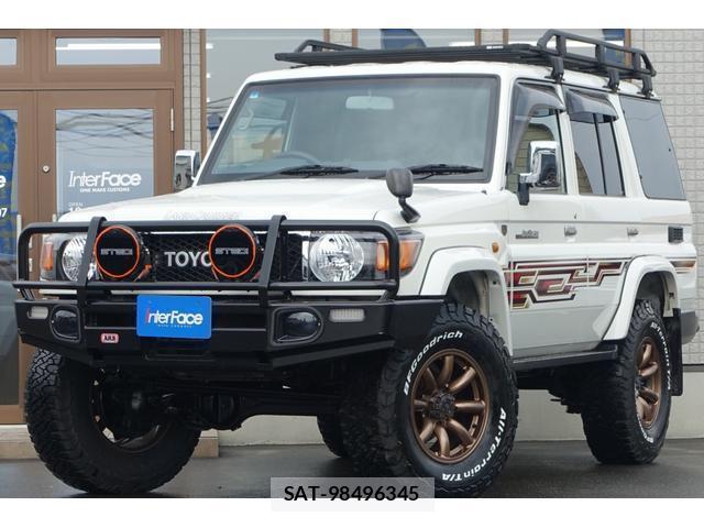 Toyota Land Cruiser 70 2015-01 8054839-0